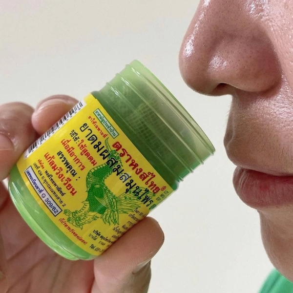 Với điều kiện thời tiết, khí hậu gần giống với Thái Lan, người Việt Nam cũng rất chuộng sản phẩm dầu hít.