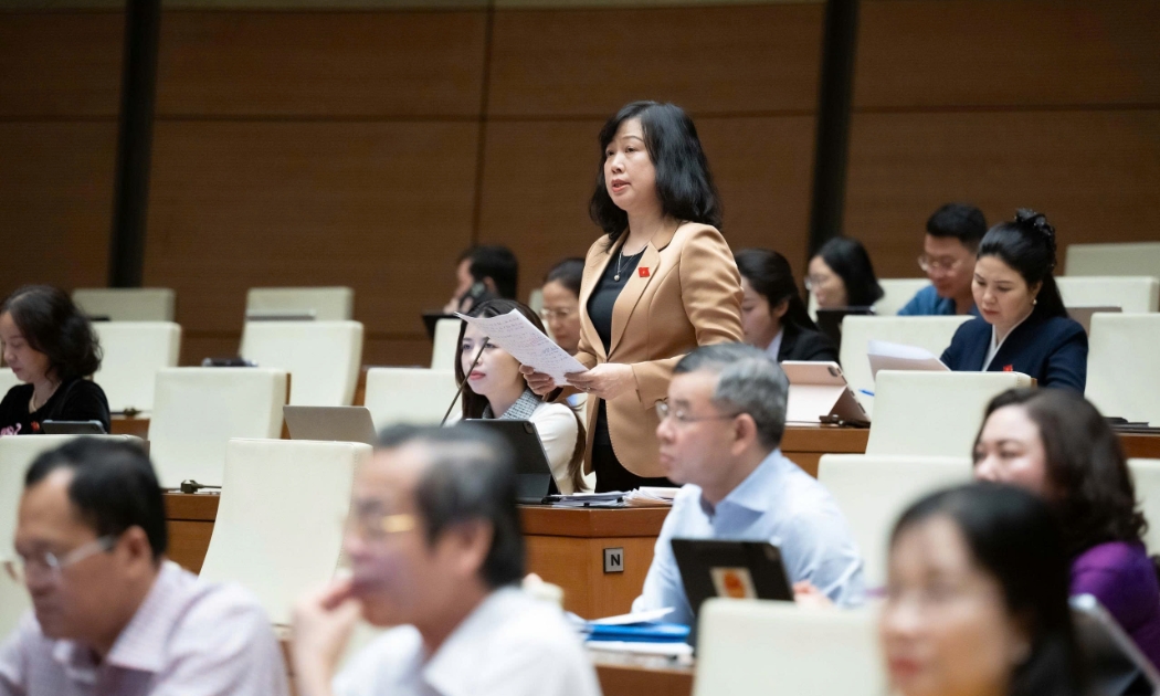 Cần có giải pháp mạnh mẽ để cải thiện môi trường làm việc cho nhân viên y tế