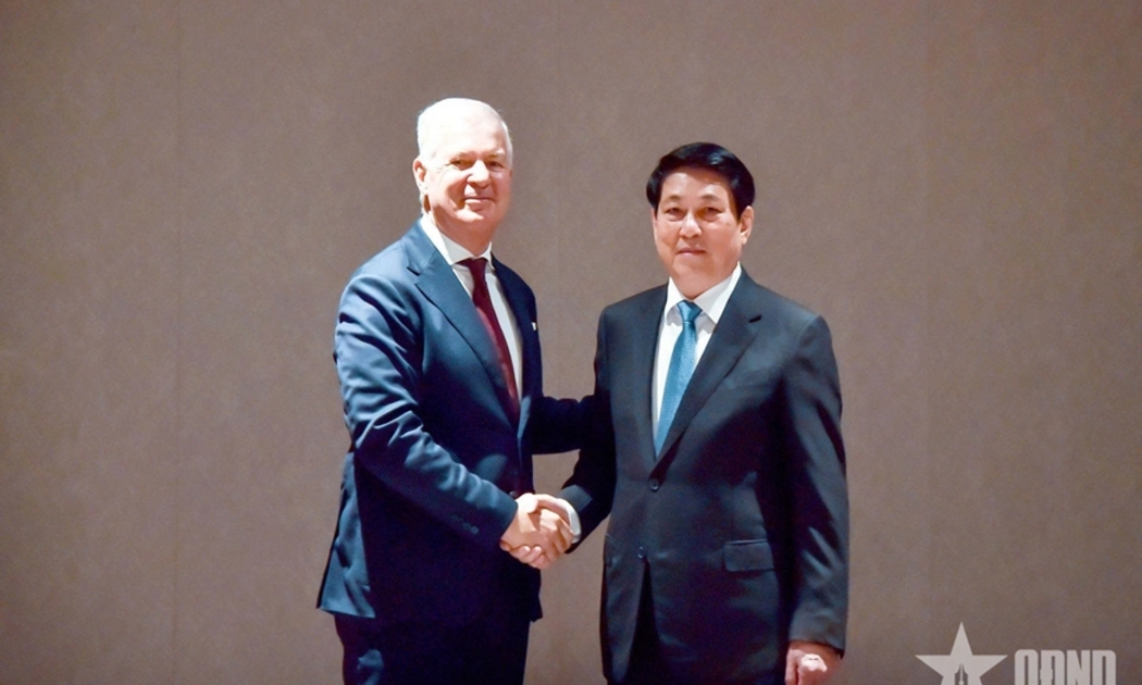 Chủ tịch nước Lương Cường tiếp Tổng thư ký Phòng Thương mại quốc tế John Denton. Ảnh: QĐND.