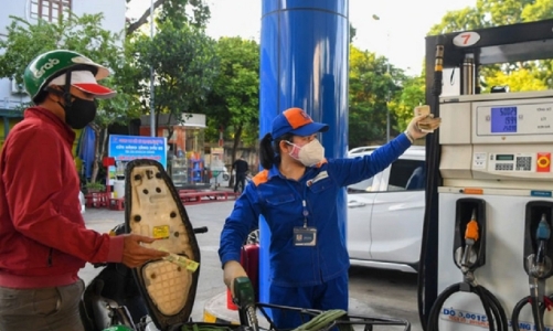 Giá xăng dầu đồng loạt tăng mạnh