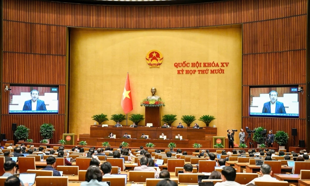 Bộ trưởng Trần Đức Thắng phát biểu tại Quốc hội