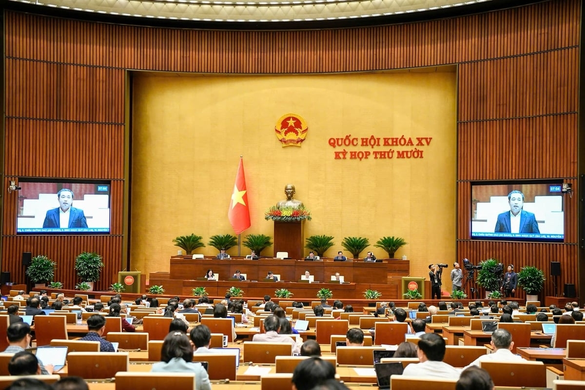 Bộ trưởng Trần Đức Thắng phát biểu tại Quốc hội