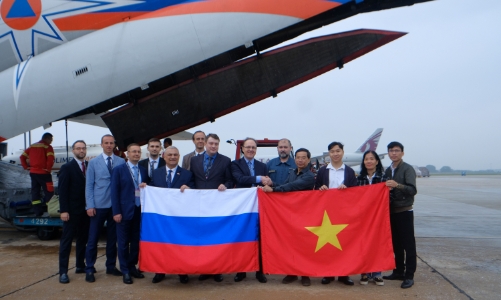 Hàng viện trợ khẩn cấp từ Nga đến với người dân Huế trong cơn bão lũ