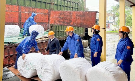Xuất cấp hơn 700 tấn gạo và trang thiết bị cứu trợ cho Tuyên Quang và Quảng Ngãi