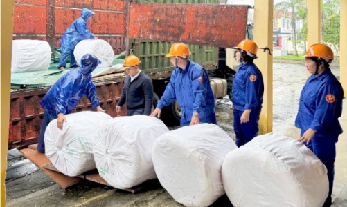 Xuất cấp hơn 700 tấn gạo và trang thiết bị cứu trợ cho Tuyên Quang và Quảng Ngãi