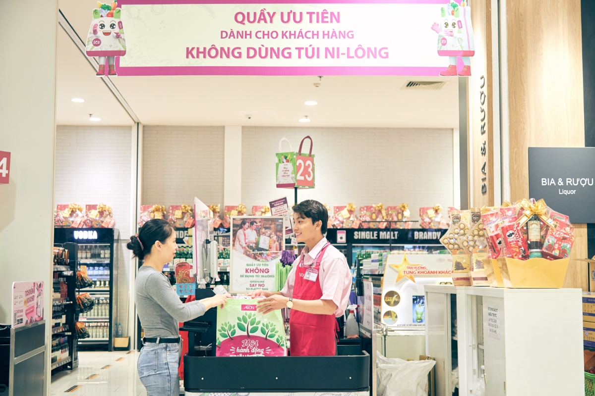 Thái độ tận tâm và tinh thần phục vụ là yếu tố quan trọng giúp AEON duy trì được sự tin tưởng của khách hàng.
