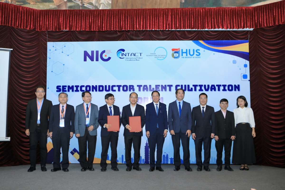 Lễ trao Biên bản ghi nhớ hợp tác triển khai Học bổng INTENSE tại Việt Nam giữa Trung tâm Đổi mới sáng tạo Quốc gia (NIC) và Đại học Khoa học Công nghệ Quốc lập Đài Loan (NTUST).