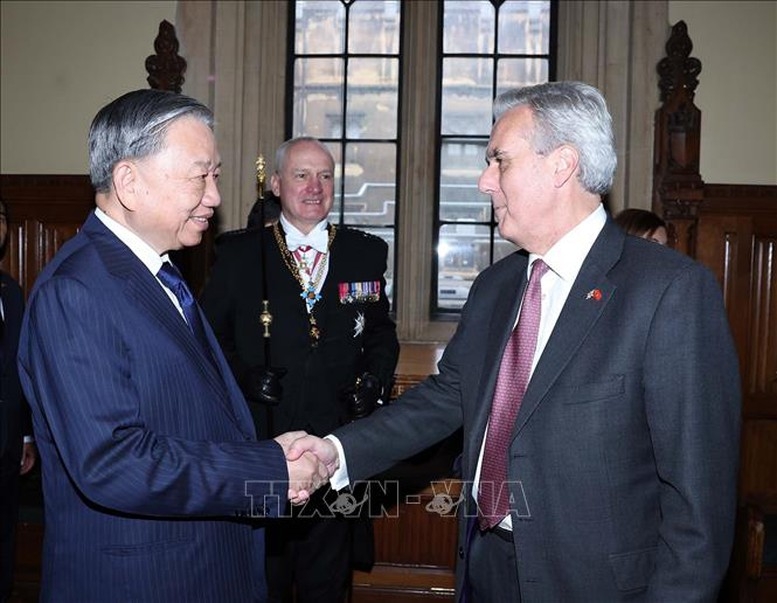 Tổng Bí thư Tô Lâm gặp Nhóm Nghị sĩ liên đảng Quốc hội Anh hữu nghị với Việt Nam. Ảnh: TTXVN.