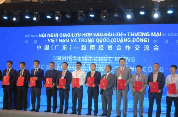 Ký kết các dự án giữa các doanh nghiệp hai bên - Ảnh: Cổng thông tin điện tử TP. Hồ Chí Minh.