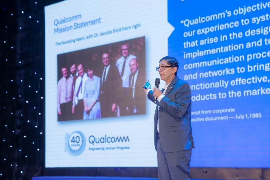 Ông Ram Krishnan – Giám đốc Cấp cao mảng Bản quyền Công nghệ, Qualcomm trình bày tại sự kiện. Ảnh: BTC.