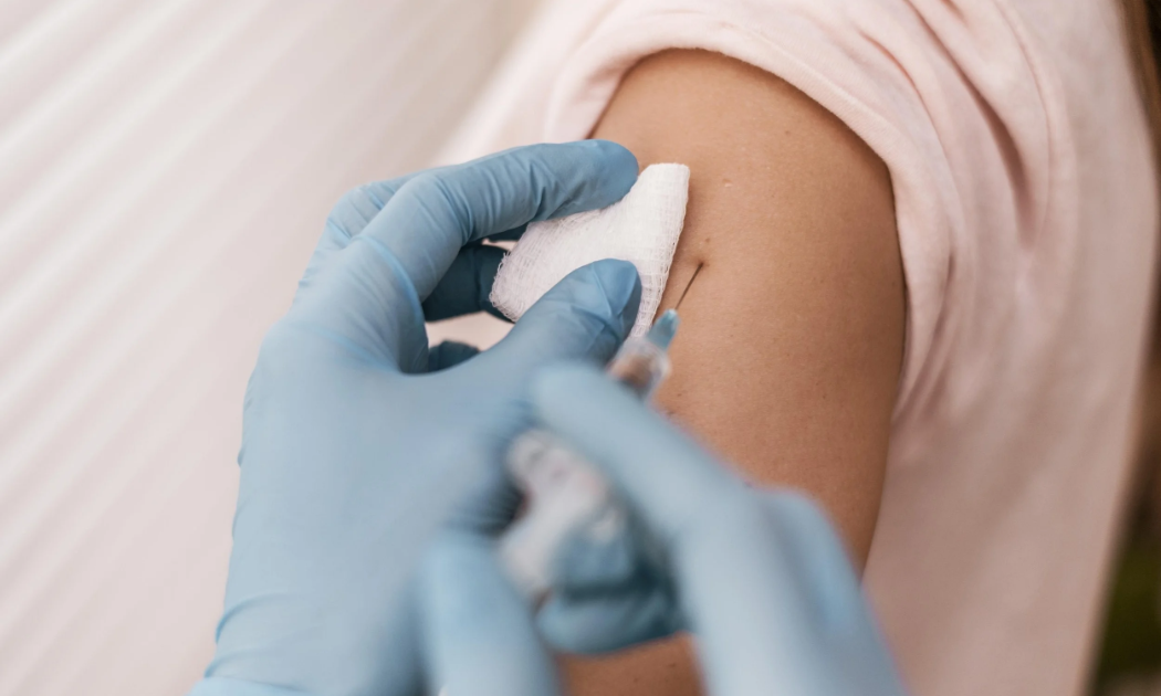 Cúm vào mùa cao điểm, lựa chọn vaccine ra sao?