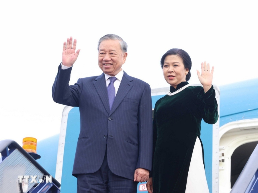 Tổng Bí thư Tô Lâm và Phu nhân rời thủ đô London về nước, kết thúc tốt đẹp chuyến thăm chính thức Liên hiệp Vương quốc Anh và Bắc Ireland. Ảnh: TTXVN.