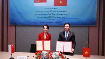 Vietnam, Singapore sign Memorandum of Cooperation on Rice Trade 