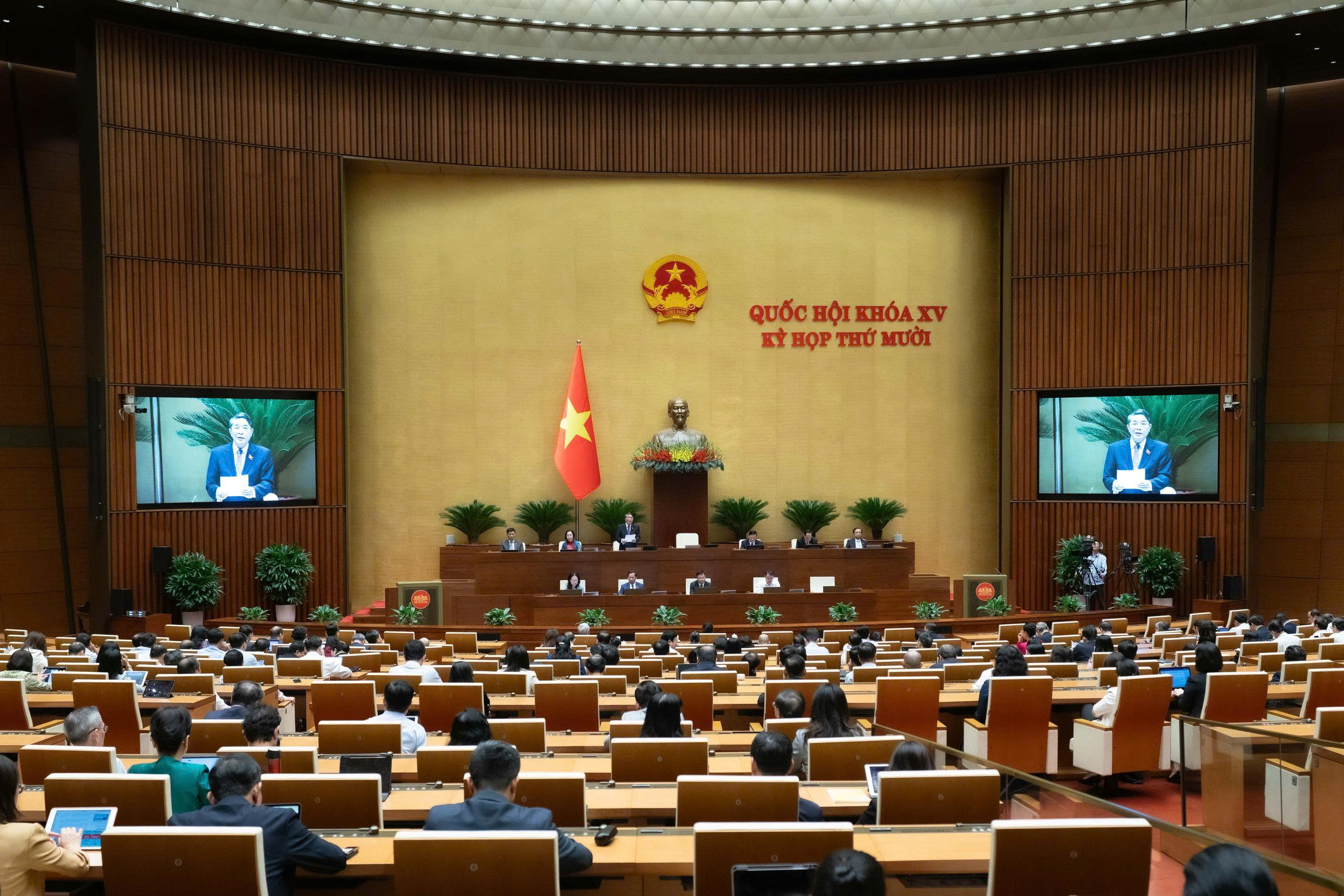 Toàn cảnh Phiên họp