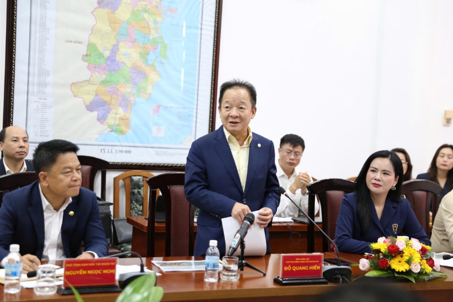 Chủ tịch Điều hành Tập đoàn T&T Group Đỗ Quang Hiển phát biểu tại buổi làm việc.