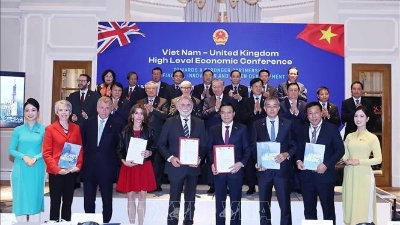 Vietnam, UK ink series of cooperation agreements
