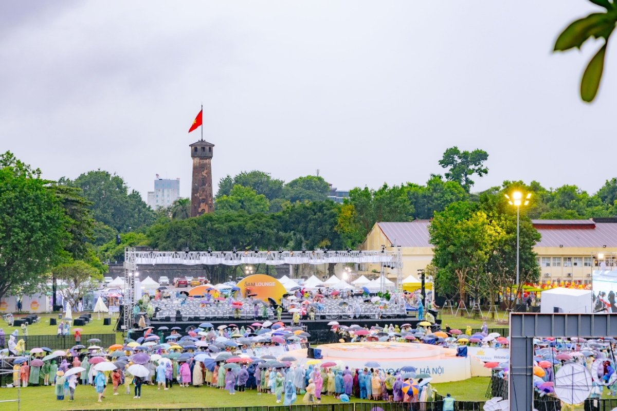 5AM Eye-Conic Hà Nội đã mang đến một buổi sáng tràn đầy cảm xúc.