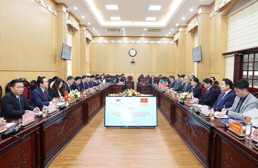 Toàn cảnh hội đàm. Ảnh: Minh Quang