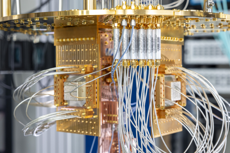 Máy tính lượng tử được kỳ vọng sẽ giải quyết những vấn đề rất phức tạp mà các siêu máy tính hiện tại không thể xử lý. Ảnh: sascha kreklau/Jülich