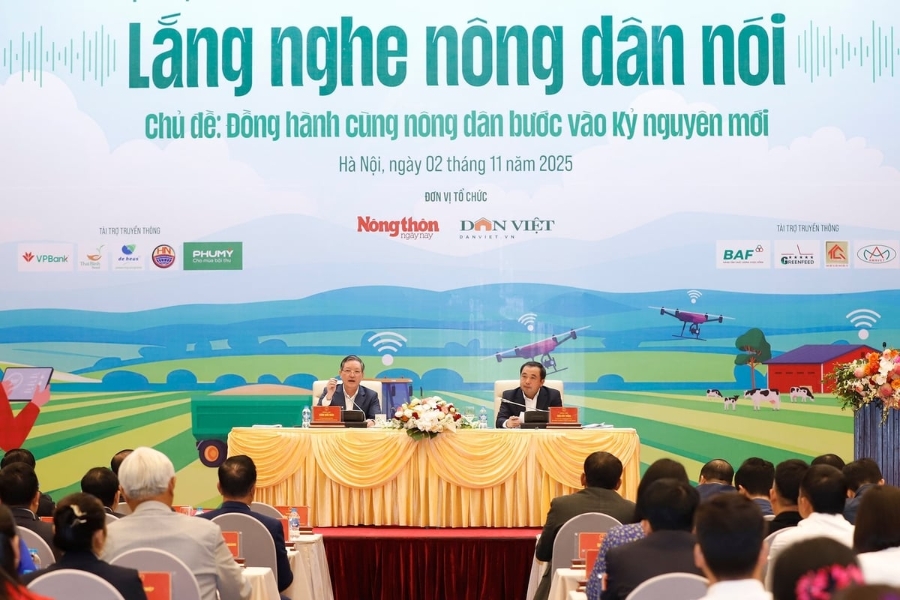 Bộ trưởng Bộ Nông nghiệp và Môi trường, cùng Chủ tịch Hội Nông dân Việt Nam đồng chủ trì Diễn đàn.