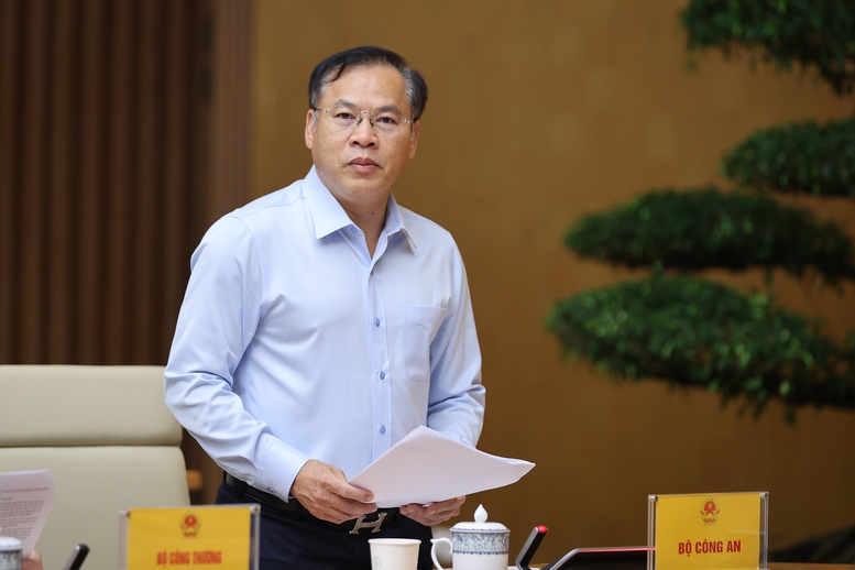 Thứ trưởng Bộ Công an Nguyễn Văn Long phát biểu - Ảnh: VGP