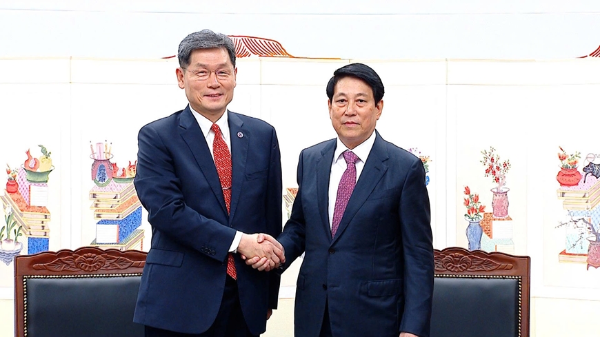 Chủ tịch nước Lương Cường và Chủ tịch Quỹ giao lưu quốc tế Hàn Quốc (KF) Kim Ghee Whan.