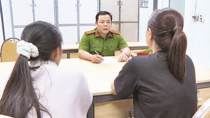 Công an Thành phố Hồ Chí Minh làm việc với gia đình có nạn nhân bị “bắt cóc online”