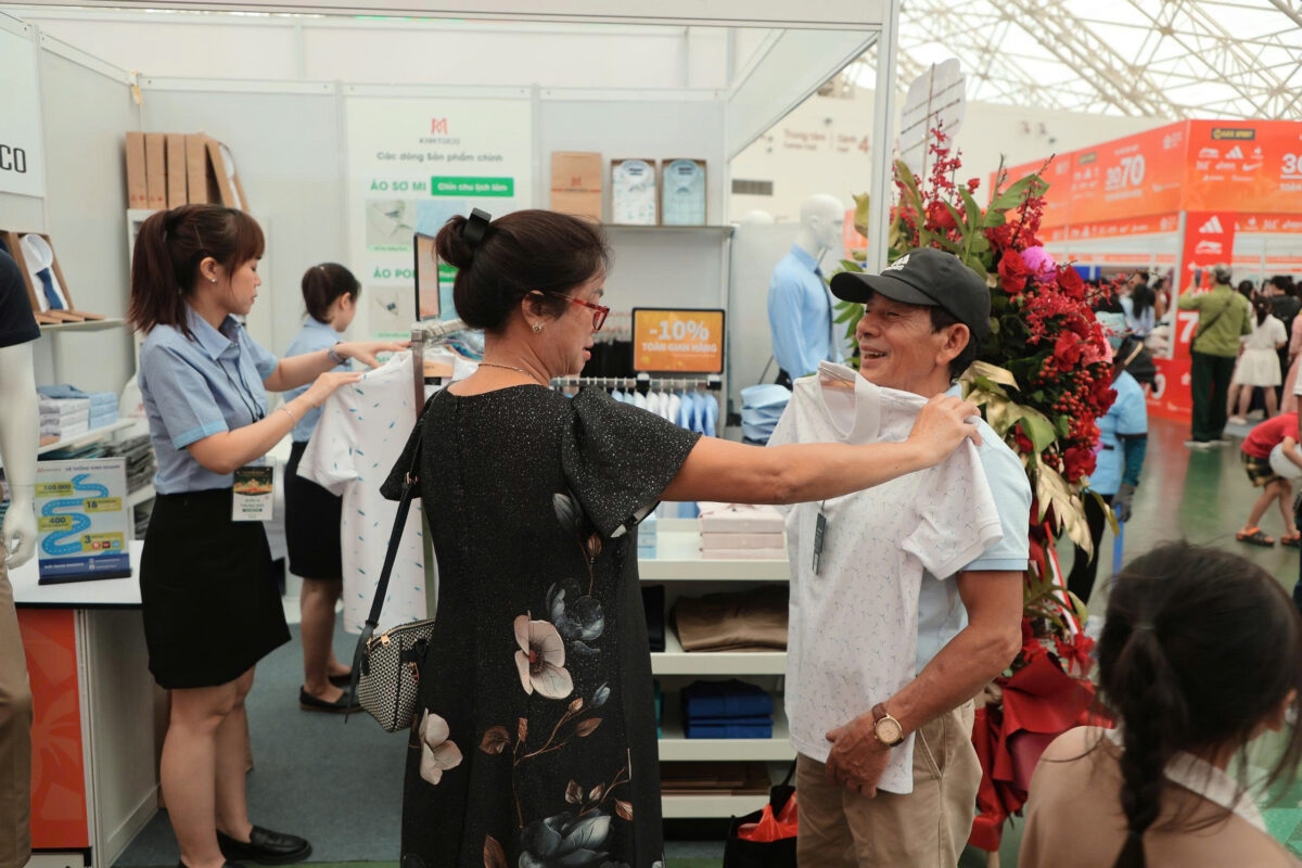 Bên cạnh các thương hiệu quốc tế, các doanh nghiệp Việt Nam khẳng định được vị thế với chiến lược bán hàng linh hoạt.&nbsp;