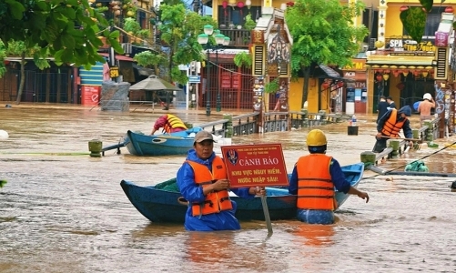 Thủ tướng chỉ đạo tập trung khắc phục nhanh hậu quả mưa lũ tại Trung Bộ