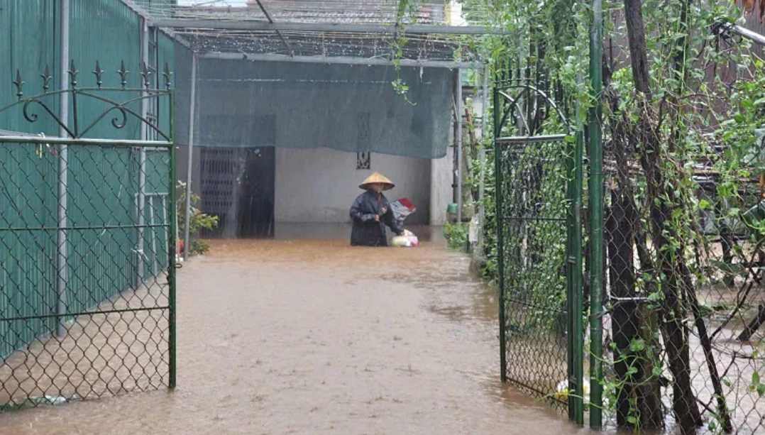 Toàn tỉnh Hà Tĩnh vẫn còn hơn 3.800 hộ bị ngập lụt