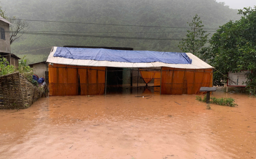 Trong ngày 3/11, nhiều nơi ở tỉnh Quảng Trị có mưa lớn, nhất là khu vực miền núi khiến nước lũ dâng cao