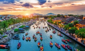 Ngành du lịch tăng tốc thu hút khách quốc tế