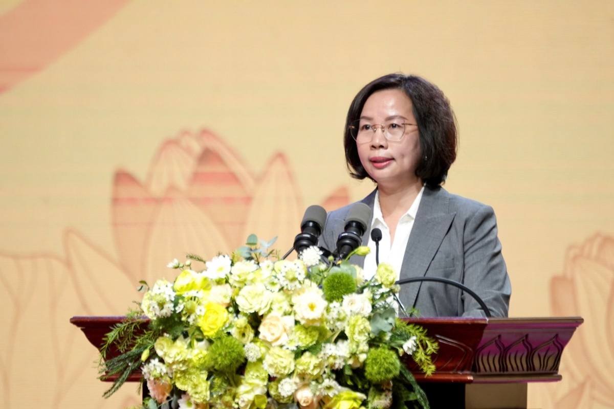 Phó Chủ tịch Thường trực Ủy ban Mặt trân Tổ quốc Việt Nam thành phố Hà Nội Bùi Huyền Mai phát biểu.