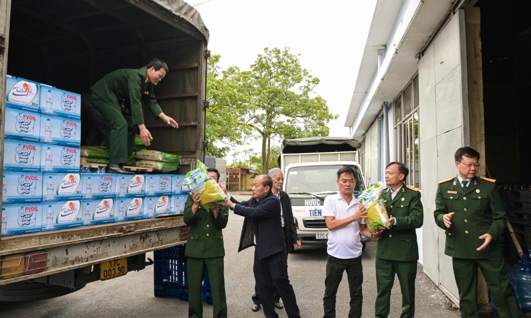 Ấm áp nghĩa tình Petrovietnam để kịp thời hỗ trợ các tỉnh miền Trung bị thiên tai