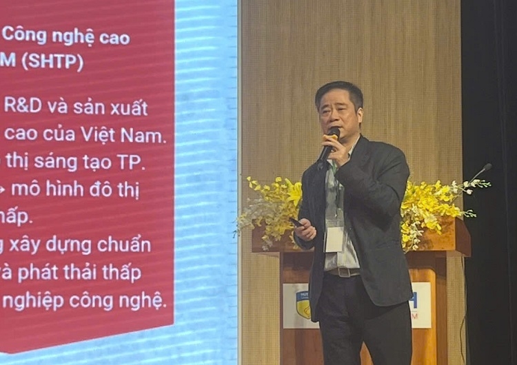 Ông Phạm Hoài Trung thẳng thắn chỉ ra khoảng trống đáng kể đang tồn tại giữa chuẩn mực kế toán tài chính truyền thống (VAS/IFRS) và hệ sinh thái kế toán khí hậu (TCFD–IFRS S2).