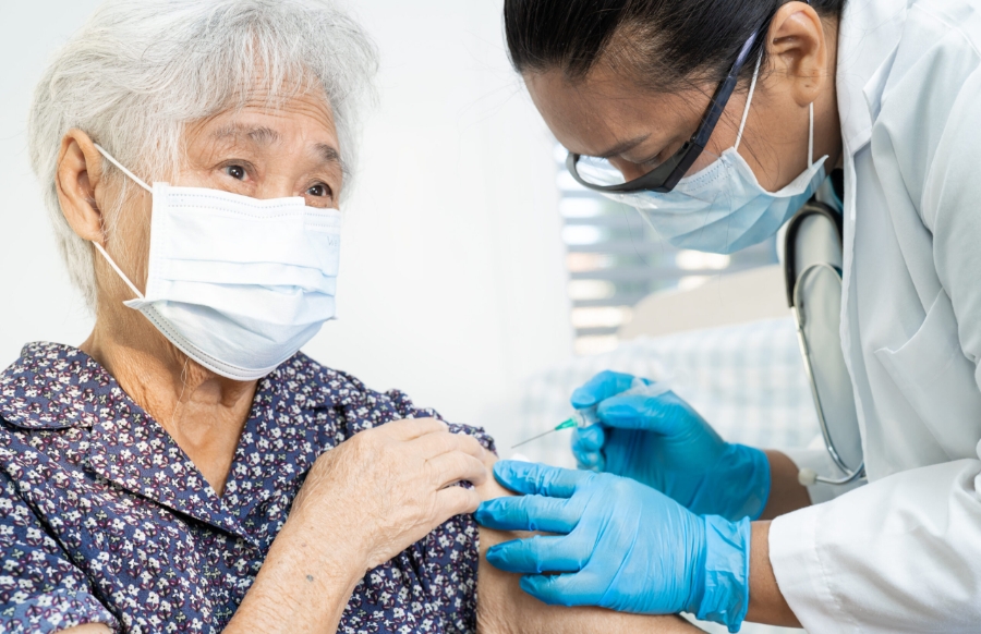 Người cao tuổi có thể thay đổi quá trình phòng ngừa bệnh tật tốt và nhanh hơn thông qua vaccine.