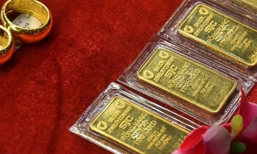 Hai doanh nghiệp điều chỉnh giảm giá bán vàng miếng gấp 3 lần giá mua vào