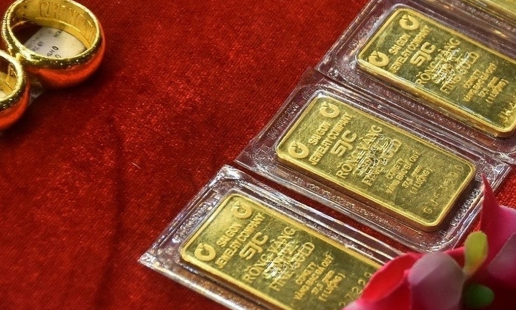 Hai doanh nghiệp điều chỉnh giảm giá bán vàng miếng gấp 3 lần giá mua vào