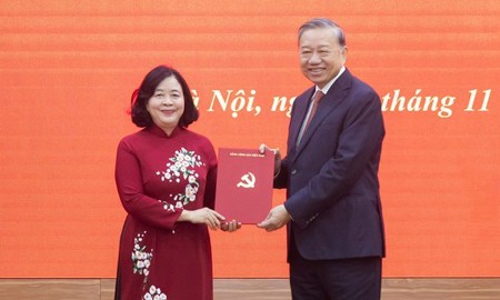 Bà Bùi Thị Minh Hoài giữ chức Bí thư Đảng ủy Mặt trận Tổ quốc, các đoàn thể Trung ương