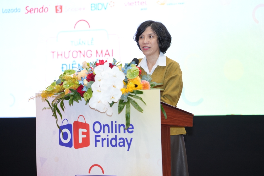 Bà Lại Việt Anh, Phó Cục trưởng Cục Thương mại điện tử và Kinh tế số.