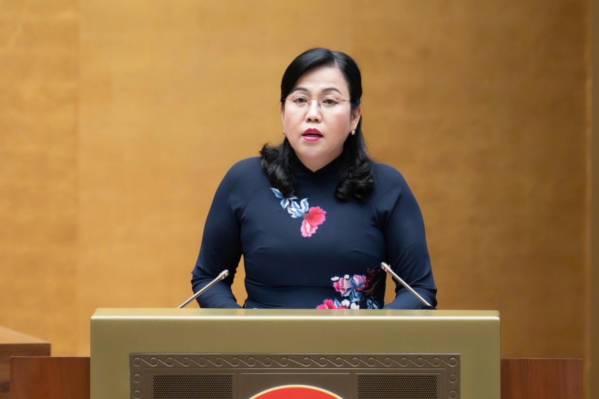 Chủ nhiệm Ủy ban Khoa học, Công nghệ và Môi trường Nguyễn Thanh Hải trình bày báo cáo thẩm tra dự thảo luật. Ảnh: Media Quốc hội.