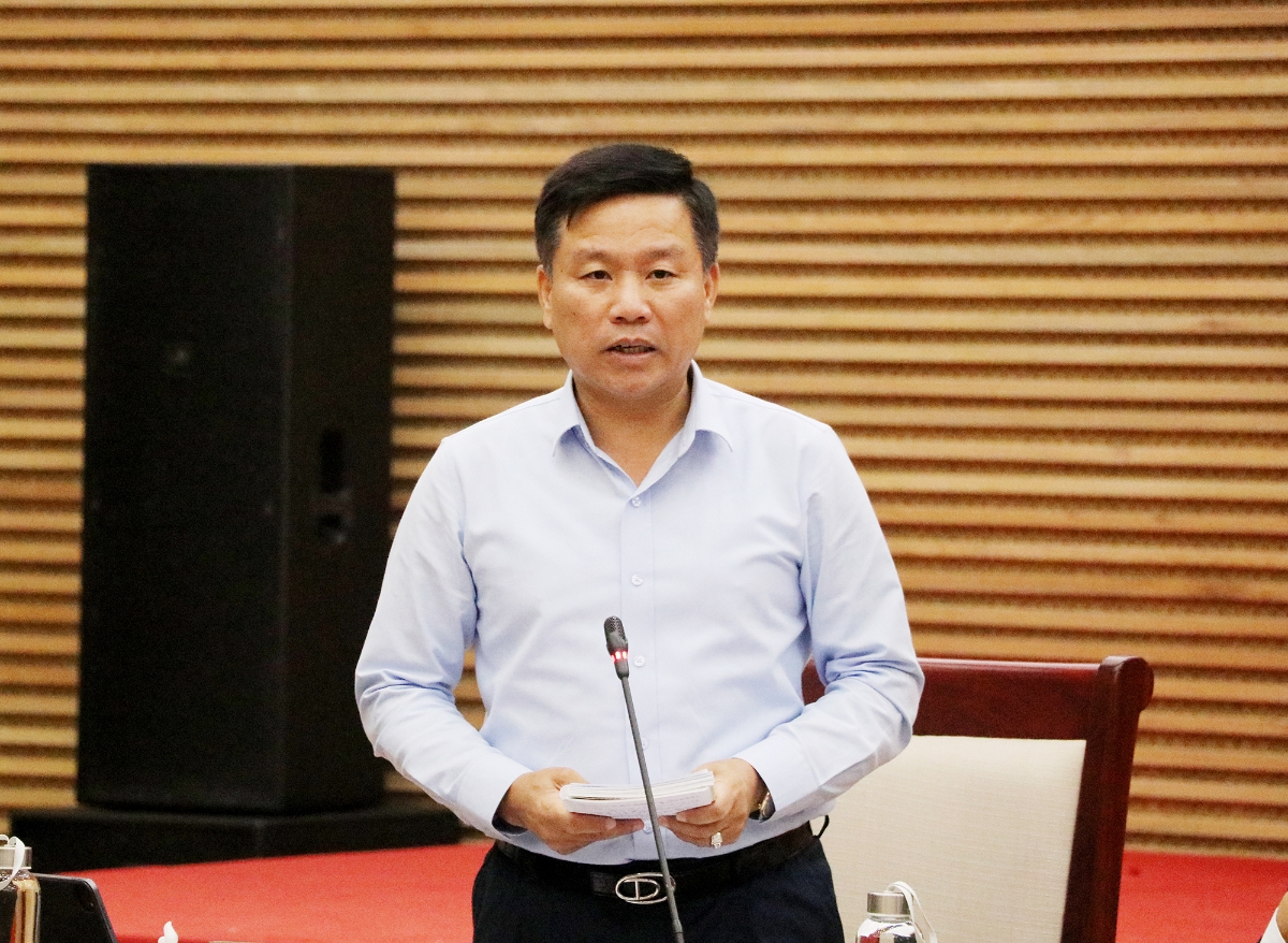 Ông Hoàng Phú Hiền, Phó Chủ tịch UBND tỉnh Nghệ An, đề nghị đẩy nhanh việc bàn giao dự án. Ngành Xây dựng rà soát xác định, phân loại những khó khăn, vướng mắc đặc thù báo cáo UBND tỉnh chỉ đạo tháo gỡ