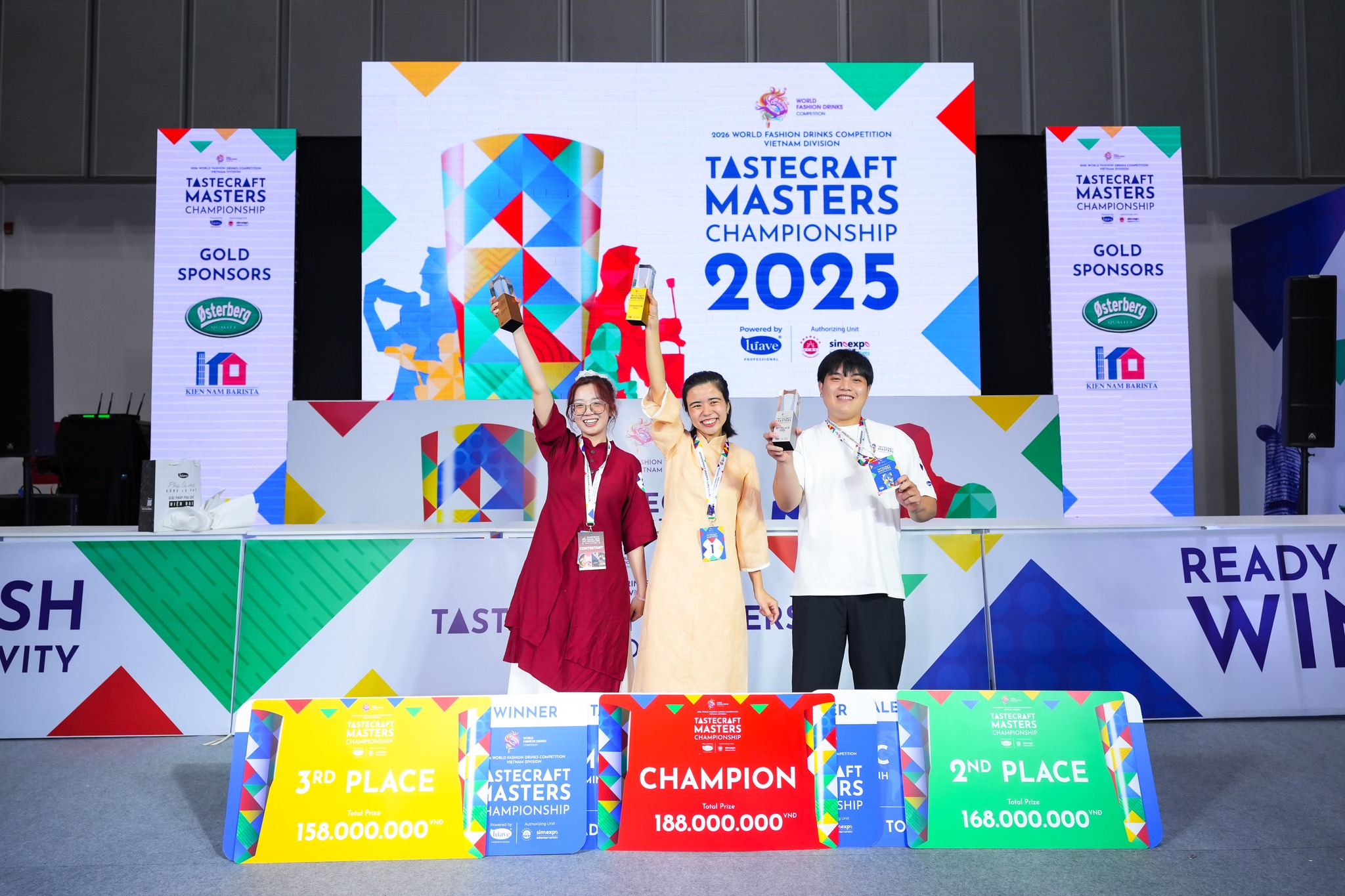 Top 3 cuộc thi cùng các tác phẩm Phở Việt, Chưng và Sticky Memory.