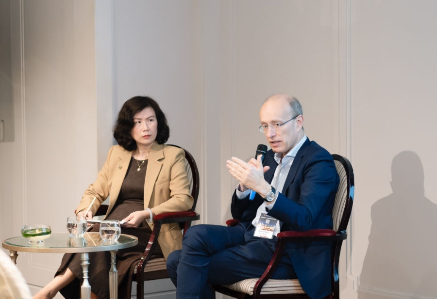 Ông Jens Lottner - CEO Techcombank và bà Thu Nguyễn - Deputy CEO of Asset Management, VinaCapital tại Hội nghị.