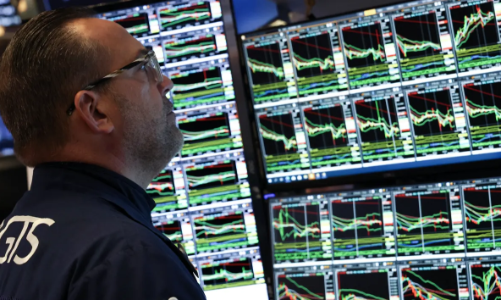 Chứng khoán Mỹ mất điểm vì cổ phiếu AI quá đắt, giá dầu đi xuống vì khả năng thừa cung