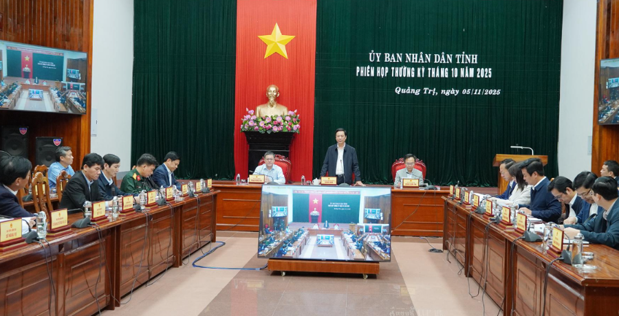 Sáng 5/11, UBND tỉnh Quảng Trị tổ chức phiên họp thường kỳ tháng 10/2025. 