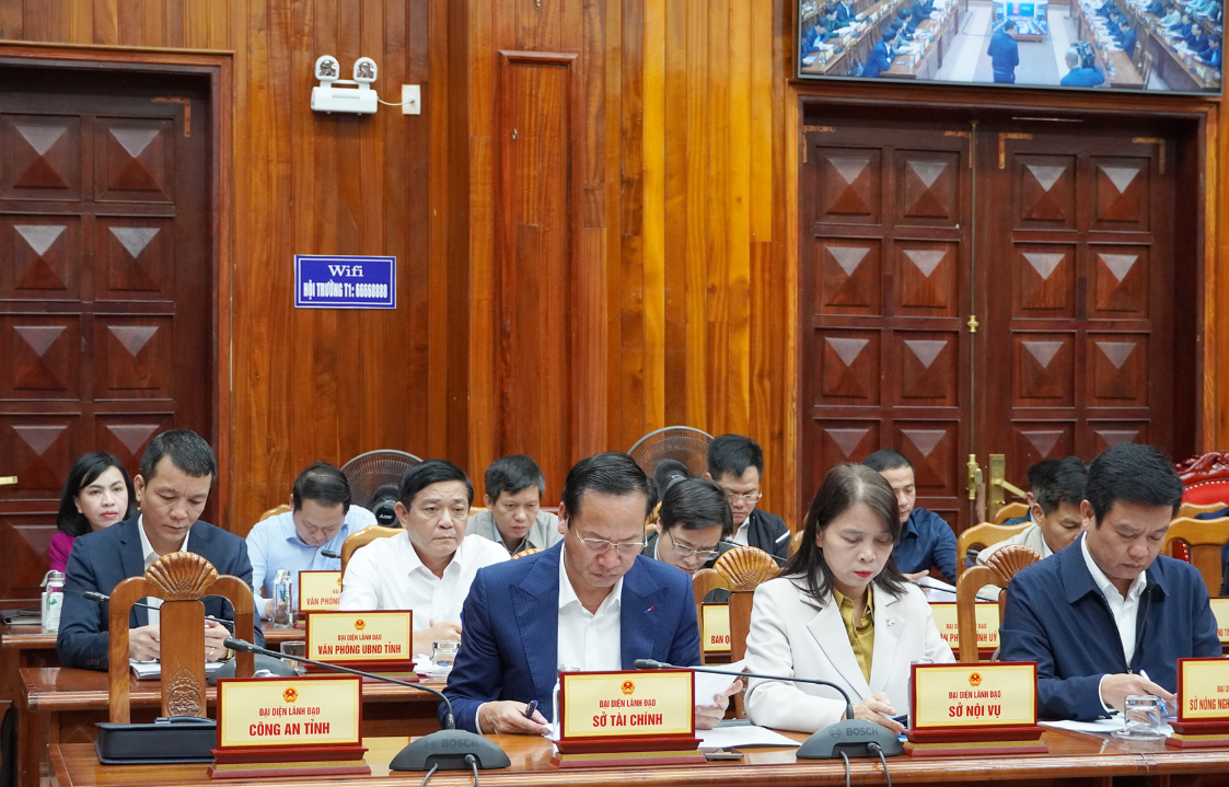 Các đại biểu tham dự phiên họp.