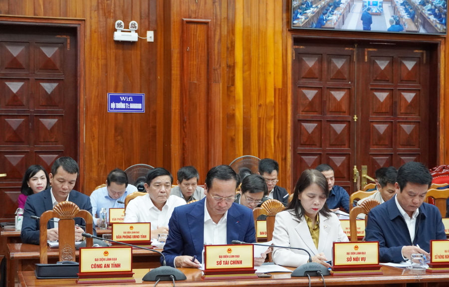 Các đại biểu tham dự phiên họp.