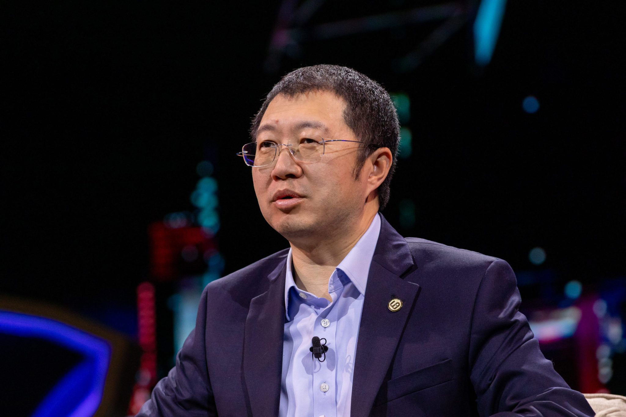 <i>Ông Han cho biết các chính phủ, bao gồm cả ở Ả Rập Xê Út và các khu vực khác của Mỹ, rất mong muốn hợp tác với WeRide và tạo ra một khuôn khổ pháp lý để điều chỉnh các phương tiện trên đường.</i>