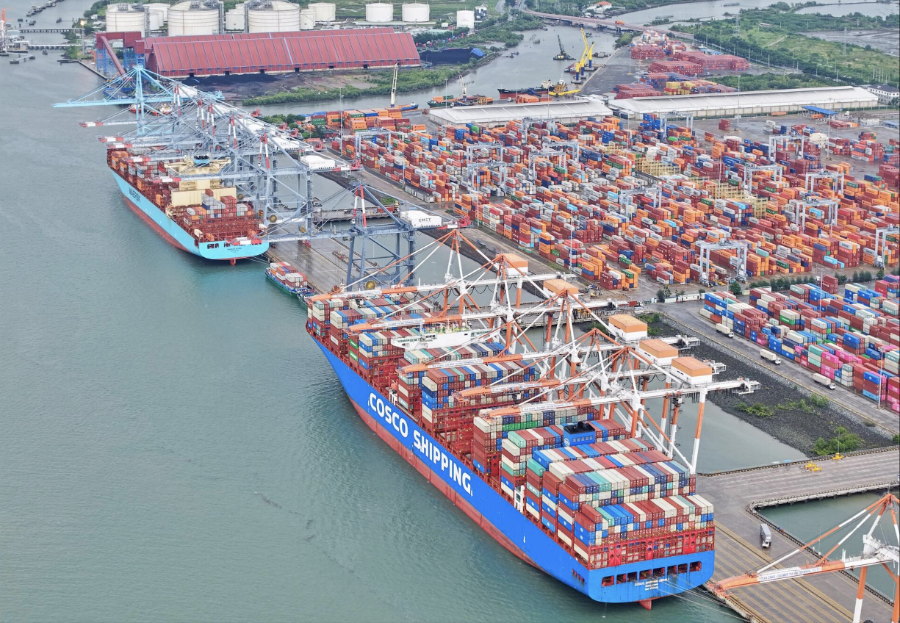 Con đường để một nền kinh tế "trưởng thành" luôn được lát bằng tiết kiệm và đầu tư.